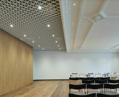 Блейд-треугольник длина блейда L-2000мм высота с направляющей 112мм RAL 7024