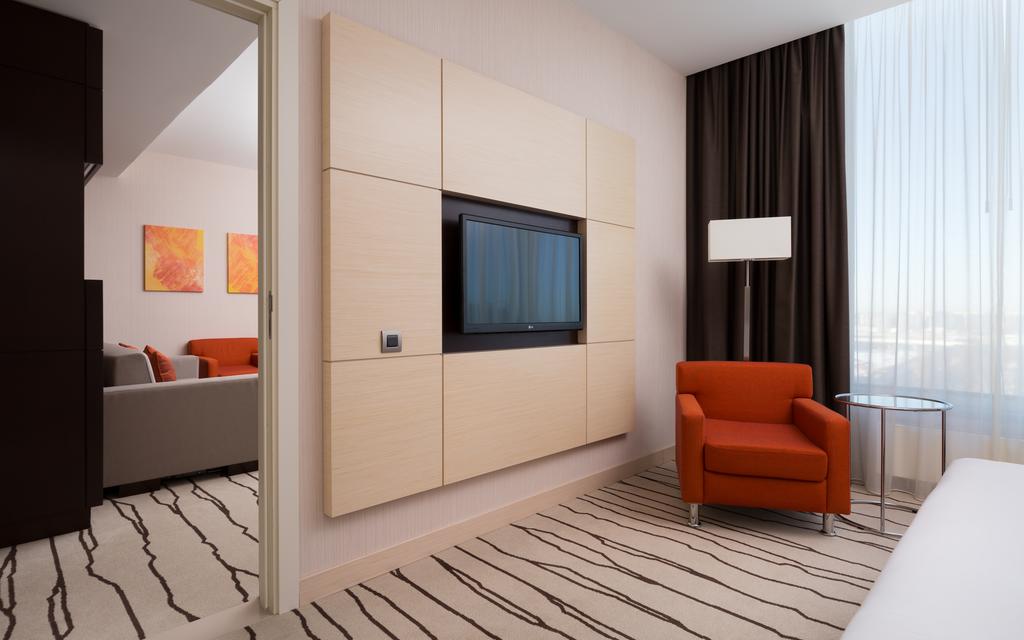 Отель Double Tree by Hilton Moscow Vnukovo Airport