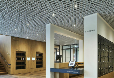 Блейд-треугольник длина блейда L-2000мм высота с направляющей 112мм RAL 9010