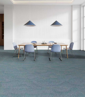 Ковровая плитка Innovflor Universe 401L 0.25*1.00 м 100% ПОЛИАМИД Solution dyed Бирюзовый
