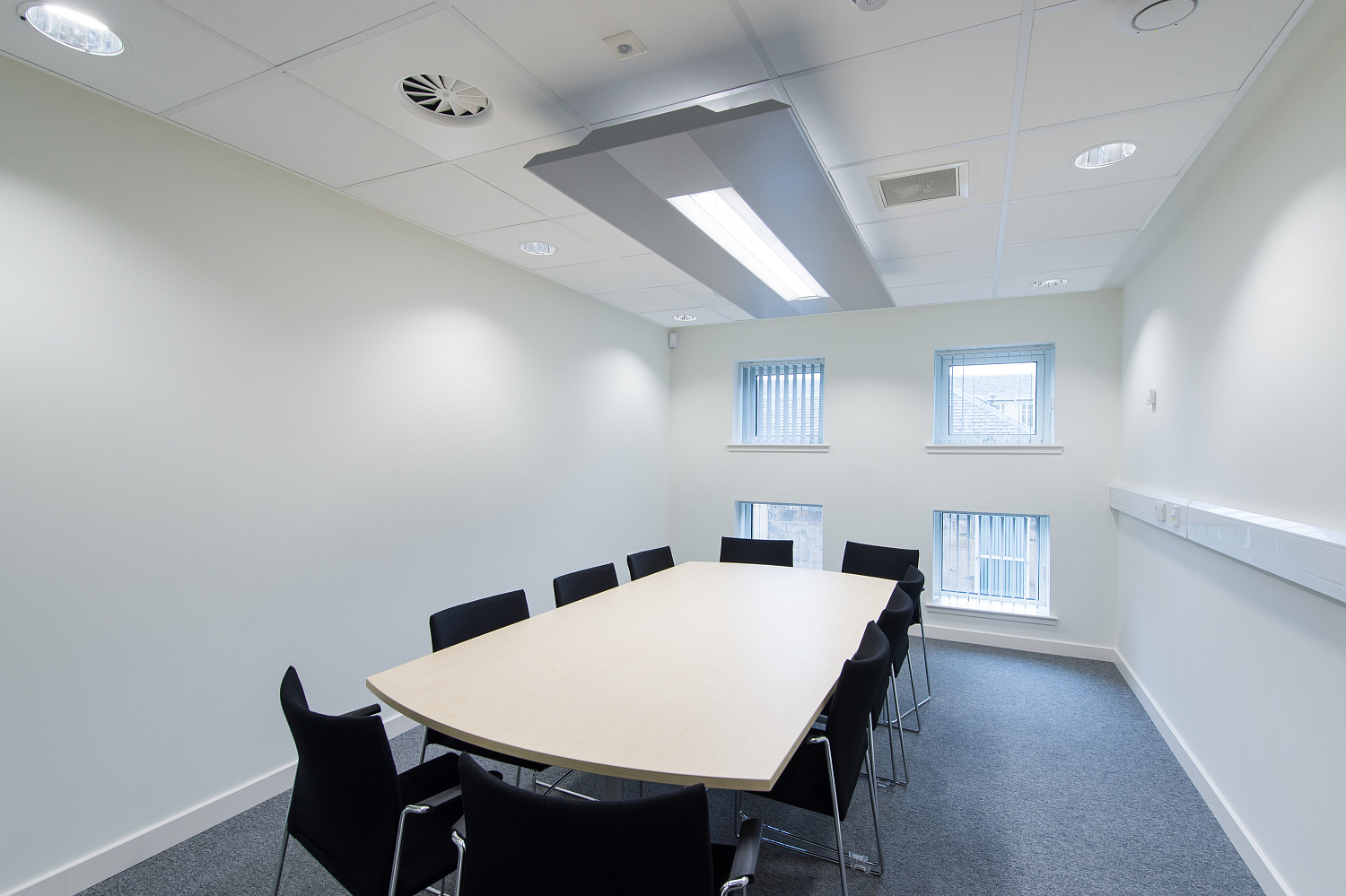  Rockfon Бренды в дистрибьюции opuscontract.ru